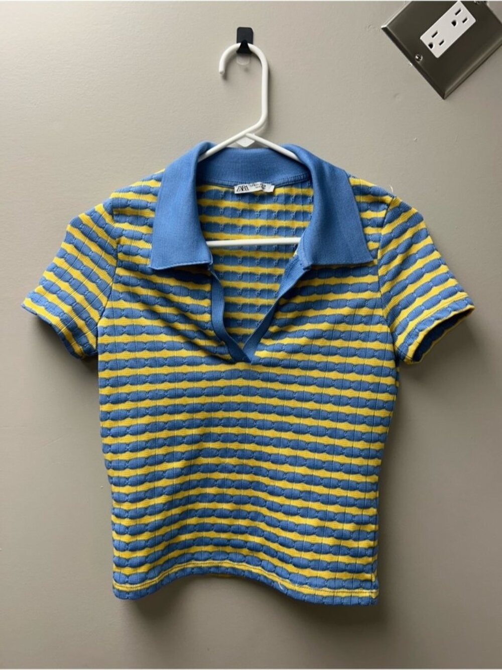 Zara Women’s Blue & Yellow V Neck Textured Collared Shirt